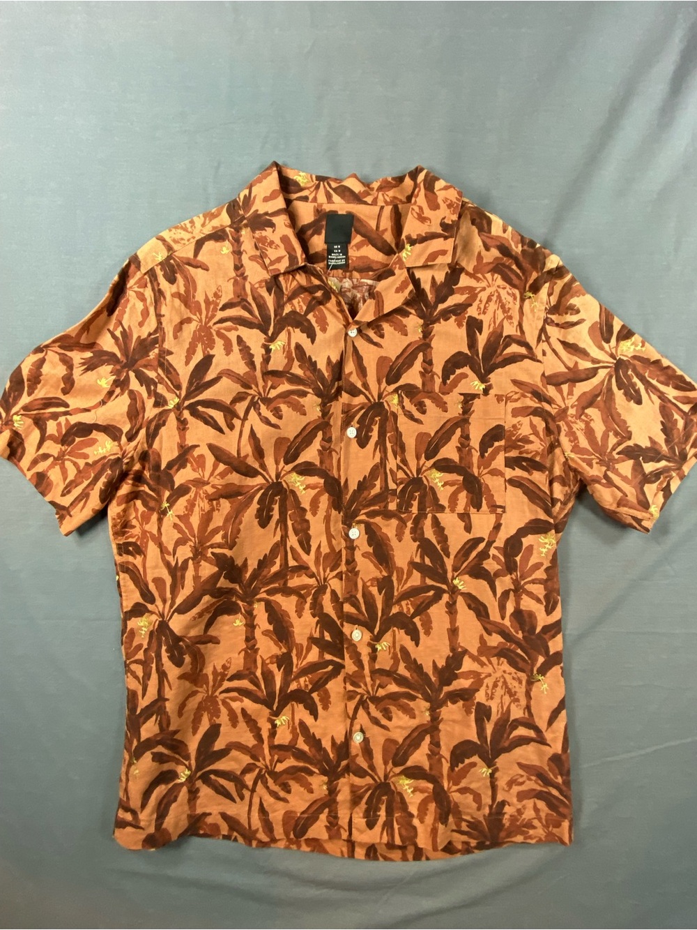 H&M Men's Short Sleeve Button-Down Tropical Shirt - Brown Rust size M